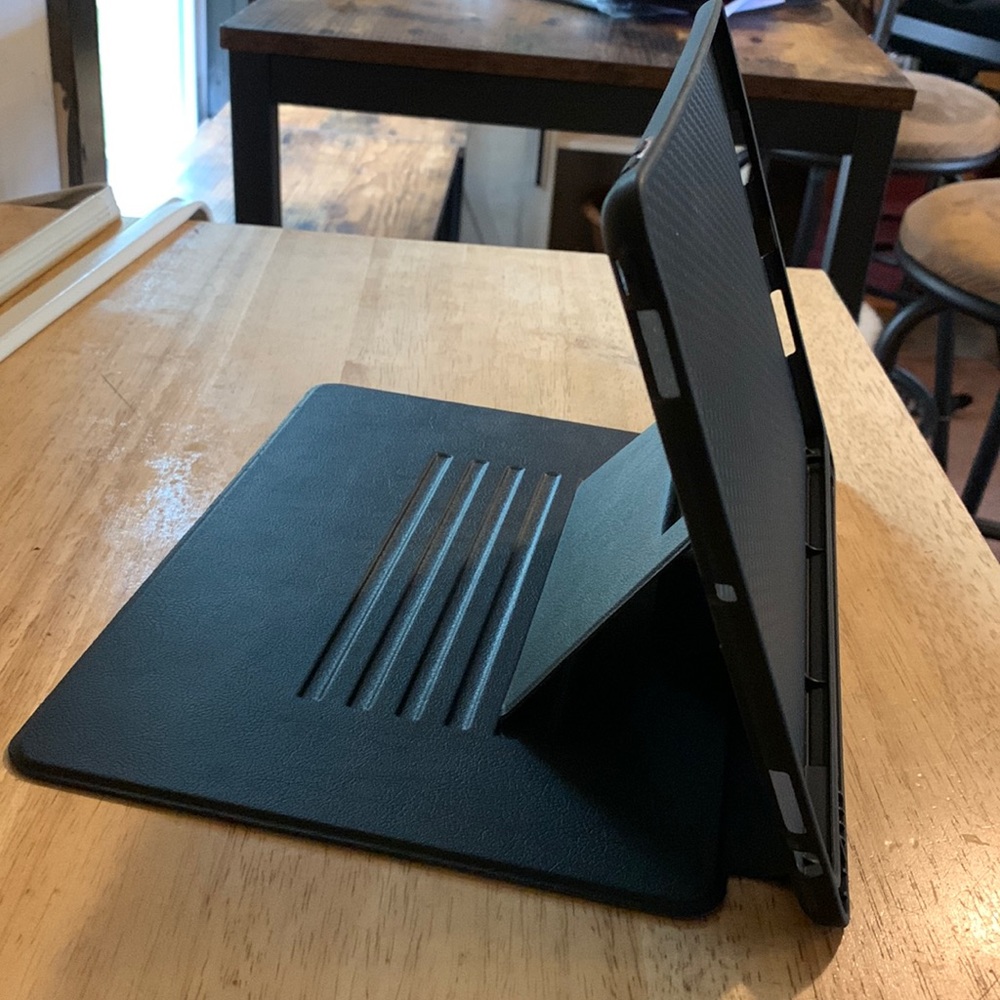 FINTIE Brand IPad case. Fits 10.5 iPad